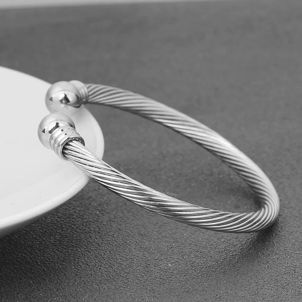Adjustable Wire Bangle with Twisted Design Bracelet
