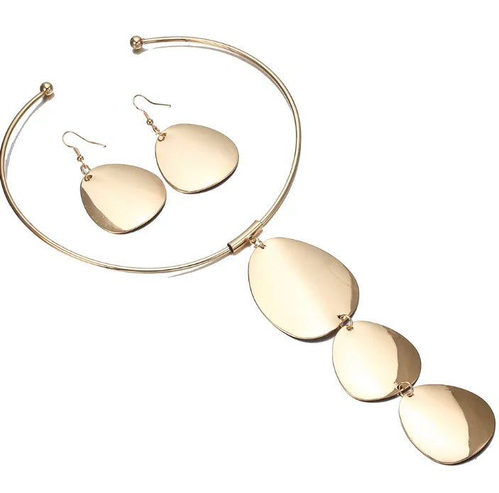 Exaggerated Sequined Necklace and Earring Set