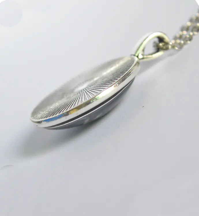 قلادة، دلاية، مجوهرات